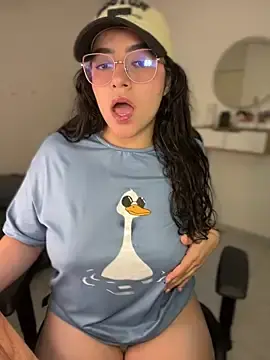 Stripchat Sex Cam of Lia_flowers