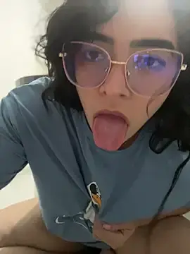 Stripchat Live Sex Cam of Lia_flowers