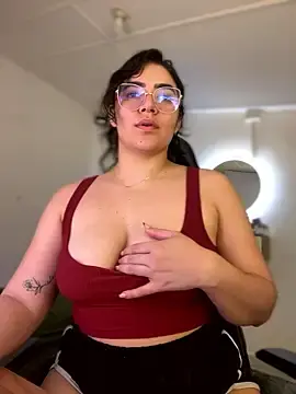 Stripchat Watch Live Sex Cams of Lia_flowers