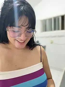 Stripchat Live Sex Cam of Lia_flowers