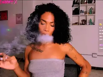Stripchat Live Sex Cam of turabbitxx