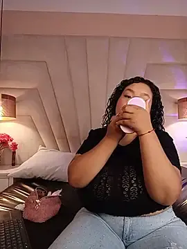 Stripchat Sex Cam of KITY_HILL