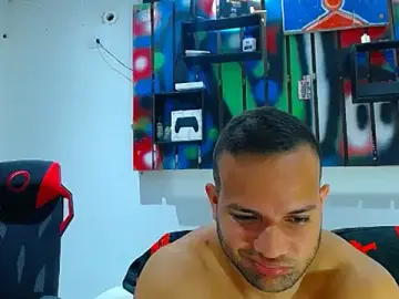 Stripchat Live Sex of hugo_19cm