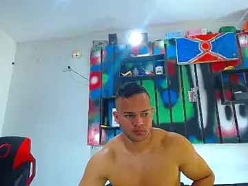 Stripchat Adult Webcam of hugo_19cm