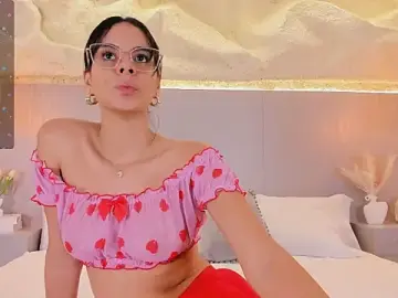 Stripchat Free Live Porn of AnahinClar