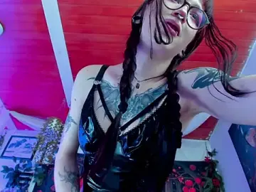 Stripchat Nude Webcam of bathory_vamps