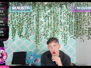 Stripchat Nude Webcam of oliverhot2005