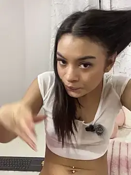 Stripchat Best Webcam of Lori_Evanss