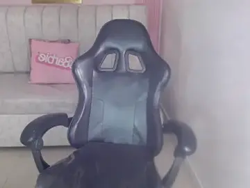 Stripchat Live Sex Cam of ambar_fox_s