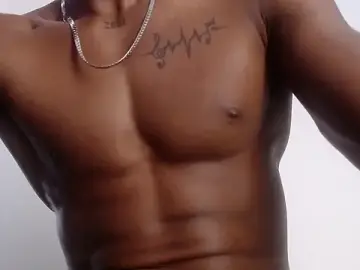 Stripchat Free Porn Cam of drake_brwon_23