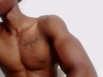 Stripchat Free Porn Cam of drake_brwon_23