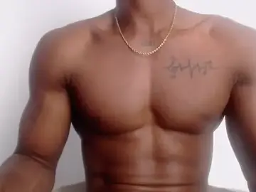 Stripchat Sex Cam of drake_brwon_23