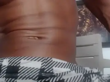 Stripchat Live Porn of drake_brwon_23