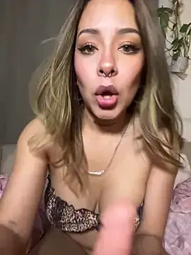 Stripchat Live Sex Cam of LilEuphoria