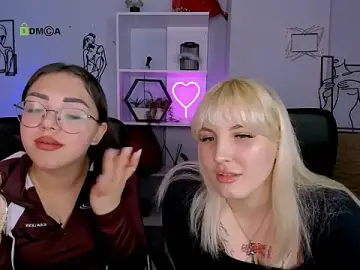 Stripchat Sex Chat of kiki_swan