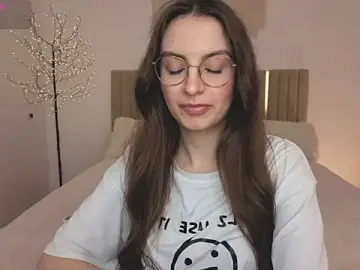 Stripchat Live Sex Cam of Real_cutie1