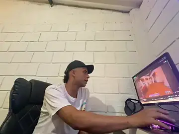 Stripchat Adult Webcams of Max_TheHorseDick