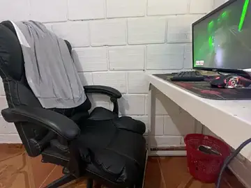 Stripchat Adult Video Chat of Max_TheHorseDick