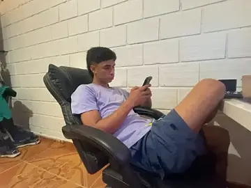 Stripchat Adult Video Chat of Max_TheHorseDick