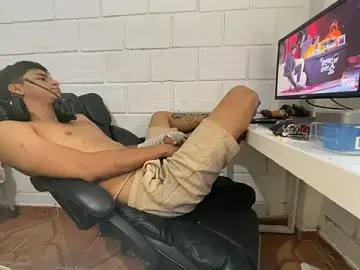 Stripchat Best Webcam of Max_TheHorseDick