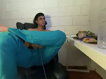 Stripchat Adult Webcam of Max_TheHorseDick