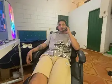 Stripchat Watch Live Sex Cams of Max_TheHorseDick