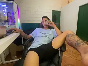 Stripchat Watch Live Sex Cams of Max_TheHorseDick