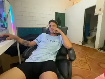 Stripchat Best live sex cam show of Max_TheHorseDick