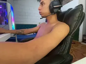 Stripchat Sex Chat of Max_TheHorseDick