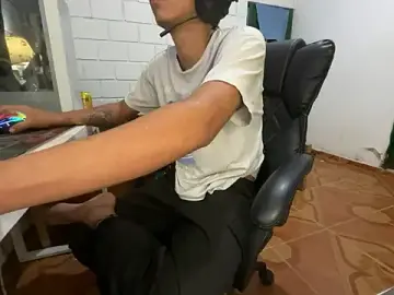 Stripchat Live Porn of Max_TheHorseDick