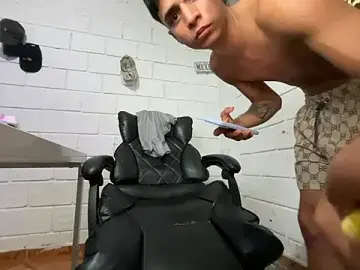 Stripchat Best live sex cam show of Max_TheHorseDick