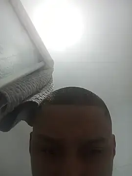 Stripchat Sex Cam of emrehliug12