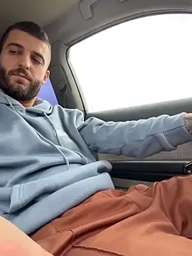 Stripchat Sex Cam of Pablo_Hornyguy95