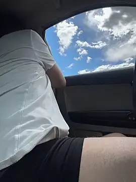 Stripchat Live Sex Cam of Pablo_Hornyguy95