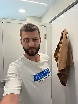 Stripchat Live Sex of Pablo_Hornyguy95
