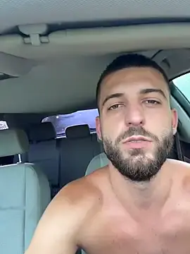 Stripchat Sex Cam of Pablo_Hornyguy95