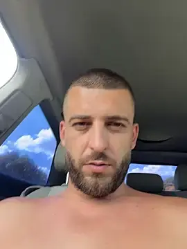 Stripchat Sex Cam of Pablo_Hornyguy95