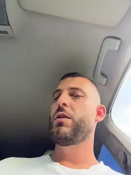 Stripchat Sex Cam of Pablo_Hornyguy95