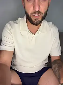 Stripchat Live Porn of Pablo_Hornyguy95