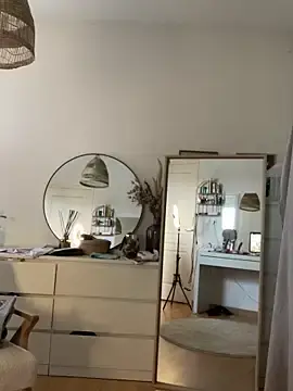 Stripchat Free Live Porn of Petite_minette30