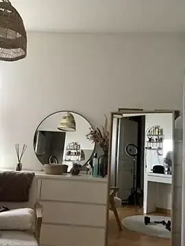 Stripchat Free Live Porn of Petite_minette30