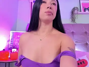 Stripchat Free Porn Cam of lilyy_evanss
