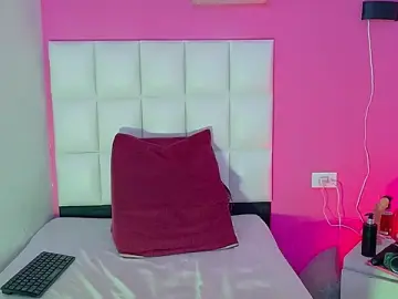 Stripchat Free Porn Cam of Alanna_hot3