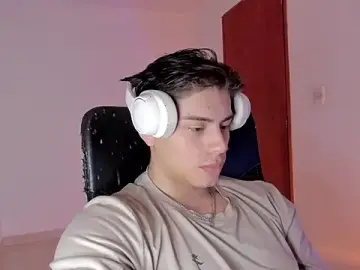 Stripchat Best live sex cam show of Giordano_Russo