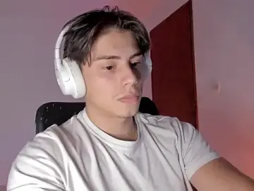 Stripchat Free Porn Cam of Giordano_Russo