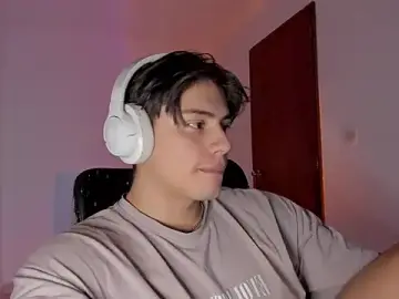 Stripchat Best live sex cam show of Giordano_Russo