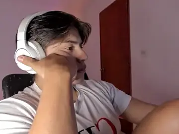 Stripchat Sex Cam of Giordano_Russo