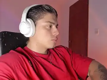 Stripchat Best live sex cam show of Giordano_Russo