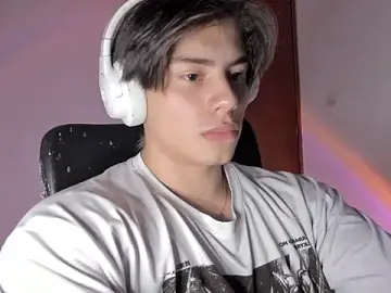 Stripchat Adult Webcam of Giordano_Russo