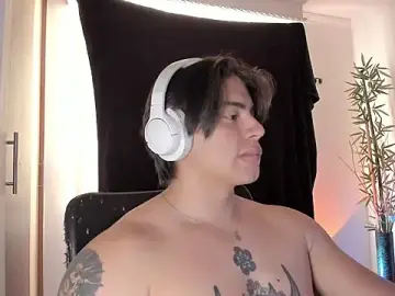 Stripchat Watch Live Sex Cams of Giordano_Russo